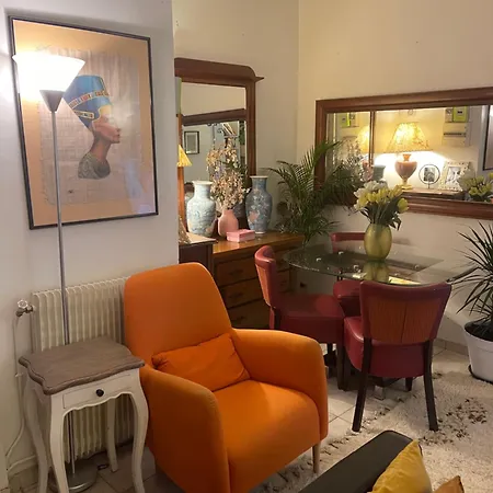 Meublé 10e Arrondissement Appartamento Parigi